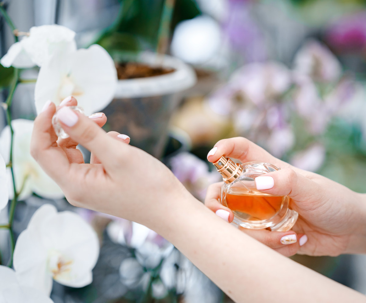 Été 2024 : quelles sont les fragrances de parfum féminin à prioriser ?